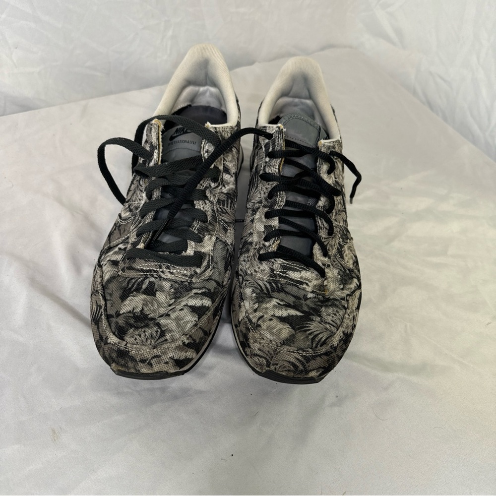 Nike Internationalist Gpx Tropical Floral 682912-001 Men's Size 11.5 Preowned